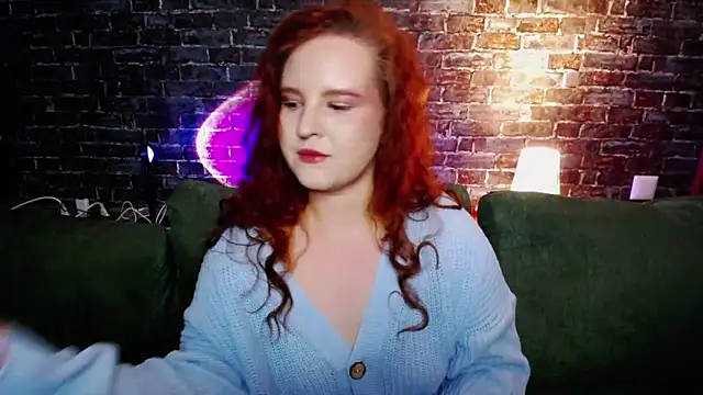 FlowerOfFreedom  online show from 12-21-25, 02:35