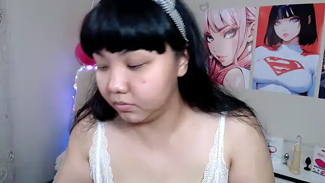 Snapshot of Moertomlly chatting on 03-16-25, 06:42 Moertomlly online show from 03-16-25, 06:42