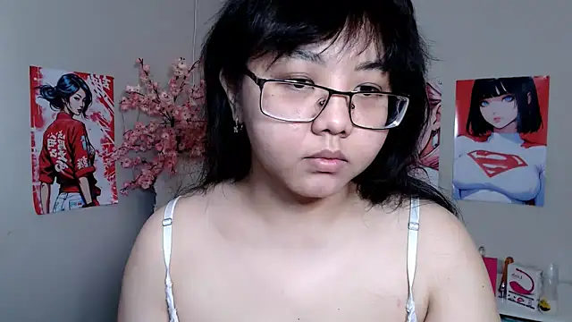 Snapshot of Moertomlly chatting on 09-14-25, 04:11 Moertomlly online show from 09-14-25, 04:11