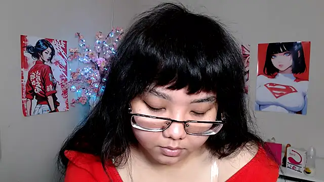 Snapshot of Moertomlly chatting on 09-18-25, 04:36 Moertomlly online show from 09-18-25, 04:36