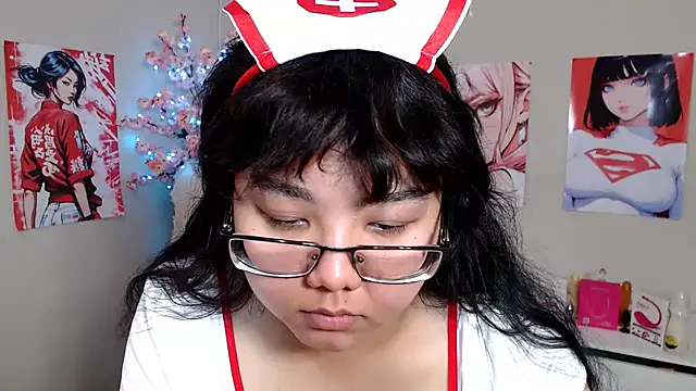 Snapshot of Moertomlly chatting on 10-24-25, 04:31 Moertomlly online show from 10-24-25, 04:31