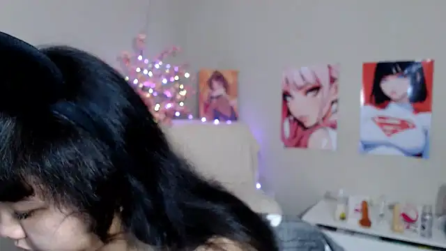 Snapshot of Moertomlly chatting on 11-26-25, 03:07 Moertomlly online show from 11-26-25, 03:07