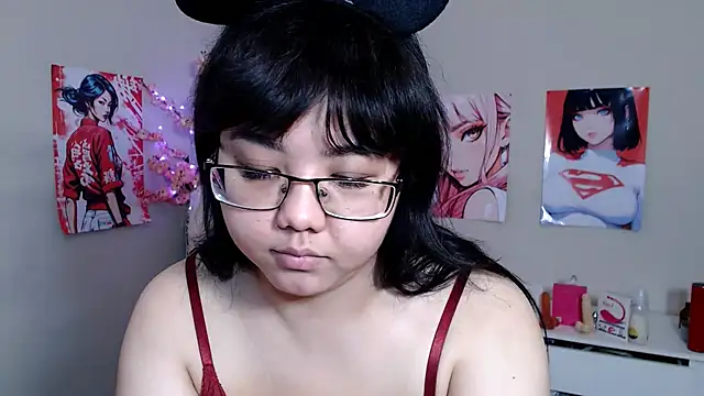 Snapshot of Moertomlly chatting on 12-04-25, 03:49 Moertomlly online show from 12-04-25, 03:49