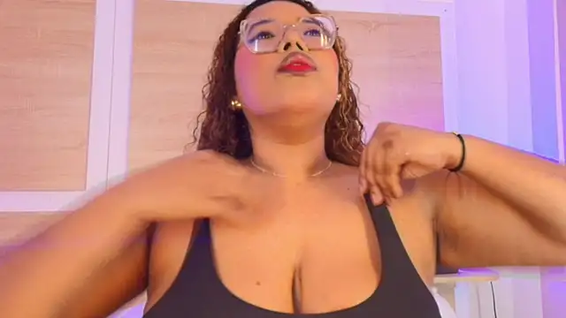Snapshot of _nickypurple_ chatting on 07-10-26, 01:58 nickypurple online show from 07-10-26, 01:58