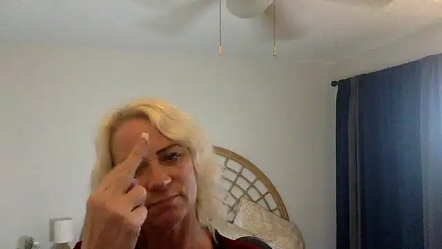Snapshot of TiffaneyLove chatting on 03-16-25, 09:58 TiffaneyLove online show from 03-16-25, 09:58