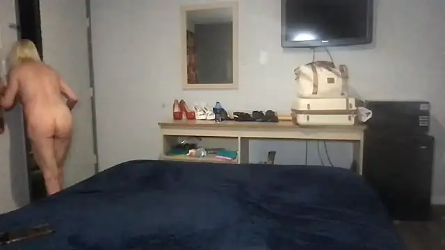 TiffaneyLove online show from 02-18-26, 03:02