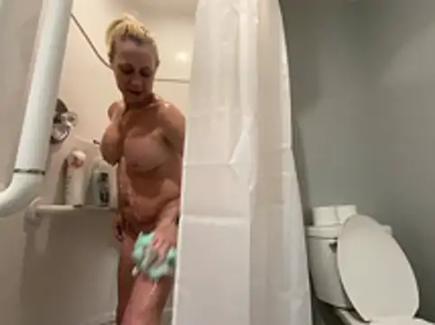 TiffaneyLove online show from 03-20-26, 08:25