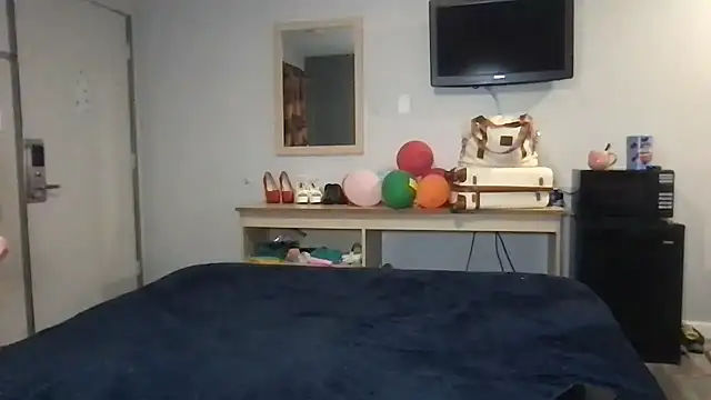 TiffaneyLove online show from 03-26-26, 01:01