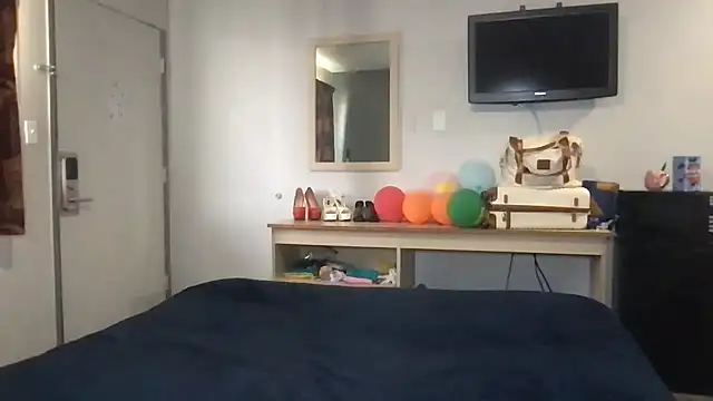 TiffaneyLove online show from 03-29-26, 07:14