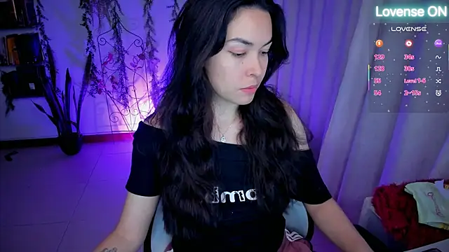 Lunlunera online show from 07-17-26, 04:08