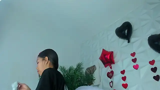 Snapshot of Hellen_Sky chatting on 04-30-26, 07:09 Hellen Sky online show from 04-30-26, 07:09