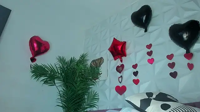 Snapshot of Hellen_Sky chatting on 05-01-26, 07:07 Hellen Sky online show from 05-01-26, 07:07