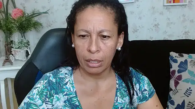 Snapshot of mature_martina chatting on 01-31-25, 01:54 mature martina online show from 01-31-25, 01:54