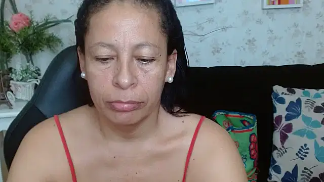 Snapshot of mature_martina chatting on 01-31-25, 05:19 mature martina online show from 01-31-25, 05:19