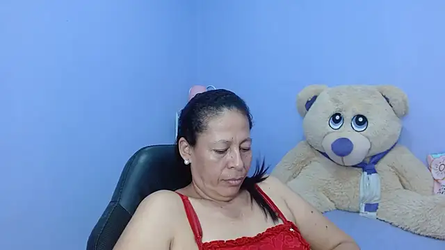Snapshot of mature_martina chatting on 02-02-25, 02:06 mature martina online show from 02-02-25, 02:06