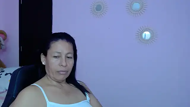 Snapshot of mature_martina chatting on 02-04-25, 07:40 mature martina online show from 02-04-25, 07:40