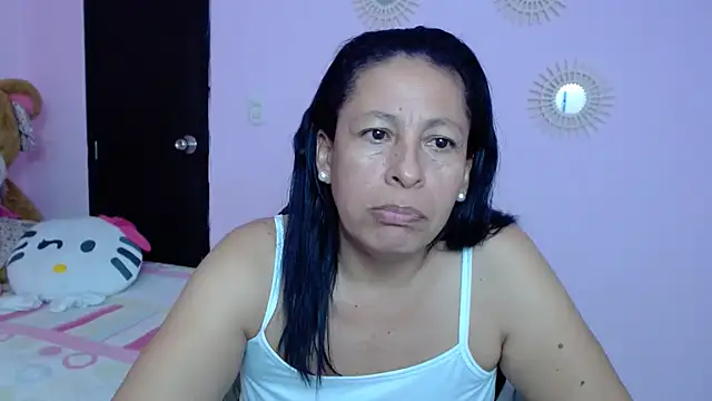 Snapshot of mature_martina chatting on 02-04-25, 10:43 mature martina online show from 02-04-25, 10:43