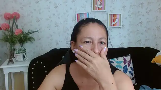 Snapshot of mature_martina chatting on 02-07-25, 07:27 mature martina online show from 02-07-25, 07:27