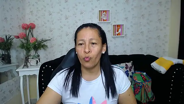 Snapshot of mature_martina chatting on 02-08-25, 10:40 mature martina online show from 02-08-25, 10:40