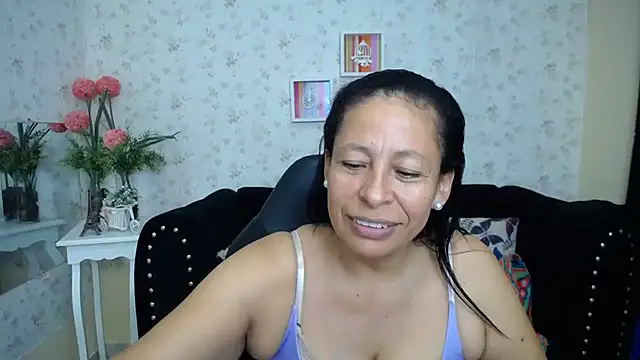 Snapshot of mature_martina chatting on 02-15-25, 11:14 mature martina online show from 02-15-25, 11:14