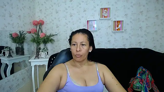 Snapshot of mature_martina chatting on 02-16-25, 02:20 mature martina online show from 02-16-25, 02:20