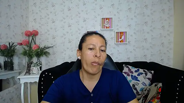 Snapshot of mature_martina chatting on 02-17-25, 11:09 mature martina online show from 02-17-25, 11:09