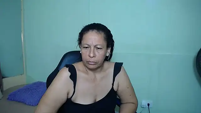 Snapshot of mature_martina chatting on 02-26-25, 10:04 mature martina online show from 02-26-25, 10:04