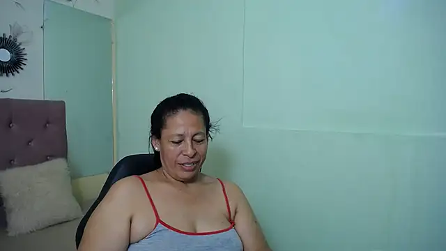 Snapshot of mature_martina chatting on 03-01-25, 05:31 mature martina online show from 03-01-25, 05:31
