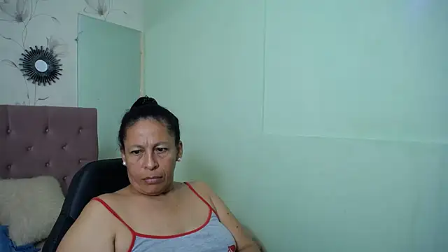 Snapshot of mature_martina chatting on 03-01-25, 08:34 mature martina online show from 03-01-25, 08:34