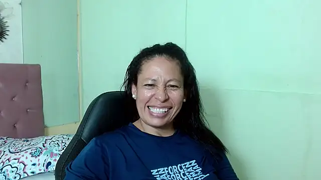 Snapshot of mature_martina chatting on 03-10-25, 11:27 mature martina online show from 03-10-25, 11:27