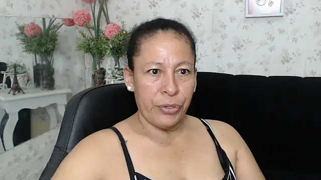 Snapshot of mature_martina chatting on 03-12-25, 11:22 mature martina online show from 03-12-25, 11:22