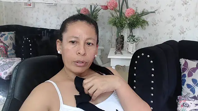 Snapshot of mature_martina chatting on 03-17-25, 09:23 mature martina online show from 03-17-25, 09:23