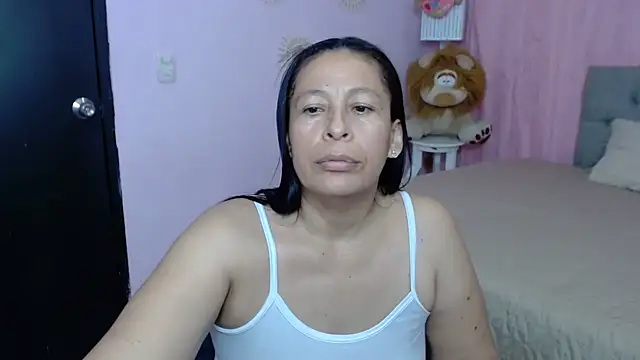 Snapshot of mature_martina chatting on 10-07-25, 10:23 mature martina online show from 10-07-25, 10:23