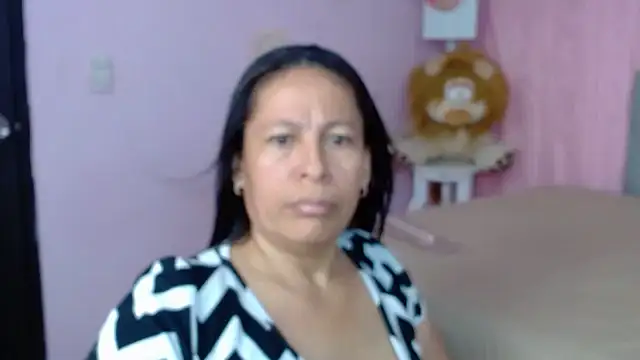 Snapshot of mature_martina chatting on 10-14-25, 09:15 mature martina online show from 10-14-25, 09:15