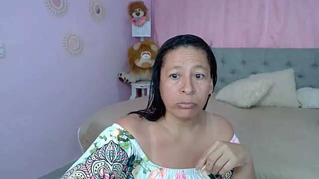 Snapshot of mature_martina chatting on 10-16-25, 09:38 mature martina online show from 10-16-25, 09:38