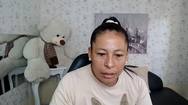 Snapshot of mature_martina chatting on 05-19-26, 09:54 mature martina online show from 05-19-26, 09:54