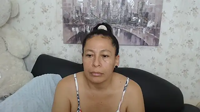 Snapshot of mature_martina chatting on 05-21-26, 10:11 mature martina online show from 05-21-26, 10:11