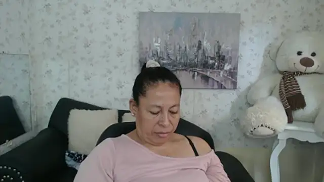 Snapshot of mature_martina chatting on 05-25-26, 08:04 mature martina online show from 05-25-26, 08:04