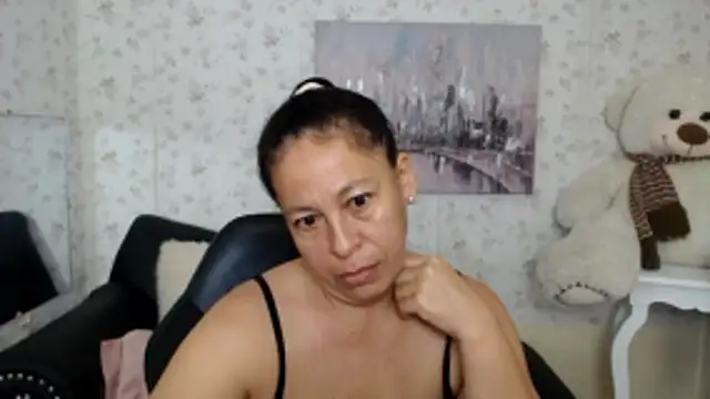 Snapshot of mature_martina chatting on 05-26-26, 08:10 mature martina online show from 05-26-26, 08:10