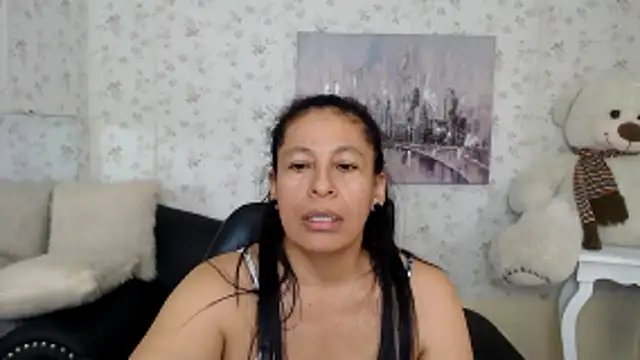 Snapshot of mature_martina chatting on 05-31-26, 01:07 mature martina online show from 05-31-26, 01:07