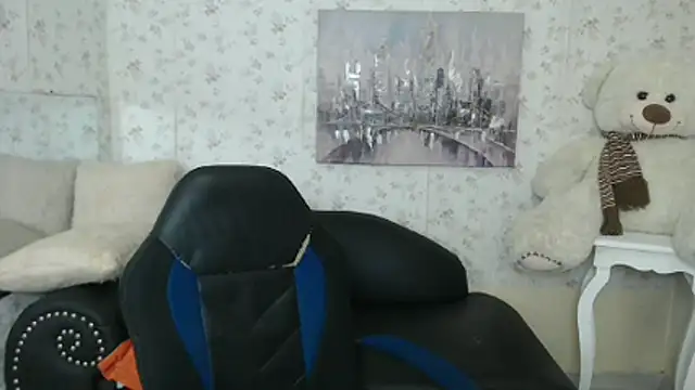 Snapshot of mature_martina chatting on 06-03-26, 10:40 mature martina online show from 06-03-26, 10:40
