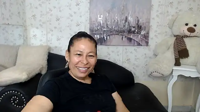 Snapshot of mature_martina chatting on 06-05-26, 09:53 mature martina online show from 06-05-26, 09:53