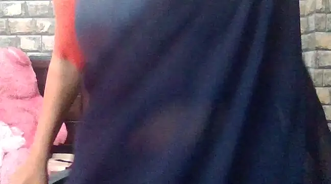 Snapshot of Sexy_iknoor chatting on 01-25-25, 04:45 Sexy iknoor online show from 01-25-25, 04:45