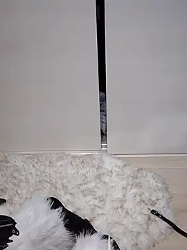 Snapshot of fur_love0 chatting on 01-15-26, 06:44 fur love0 online show from 01-15-26, 06:44