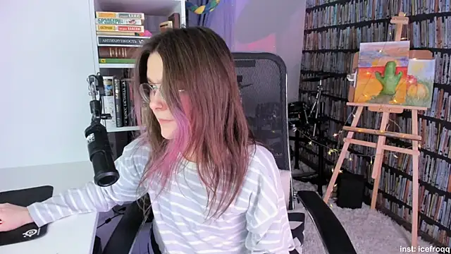 Snapshot of icefroqq chatting on 02-24-25, 09:31 icefroqq online show from 02-24-25, 09:31