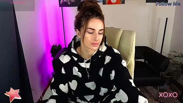 xx adrihanna xx online show from 03-11-25, 04:40