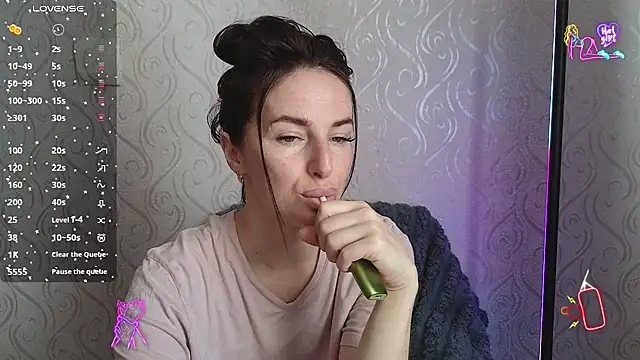 Snapshot of xx_adrihanna_xx chatting on 05-11-26, 05:35 xx adrihanna xx online show from 05-11-26, 05:35