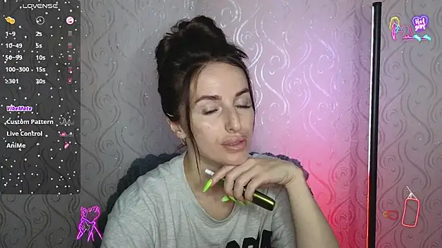 Snapshot of xx_adrihanna_xx chatting on 05-13-26, 06:16 xx adrihanna xx online show from 05-13-26, 06:16