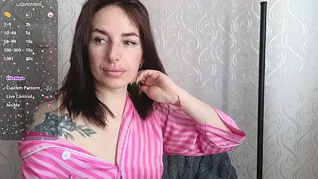 Snapshot of xx_adrihanna_xx chatting on 05-15-26, 06:09 xx adrihanna xx online show from 05-15-26, 06:09