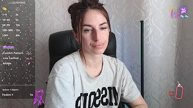 Snapshot of xx_adrihanna_xx chatting on 05-17-26, 06:00 xx adrihanna xx online show from 05-17-26, 06:00
